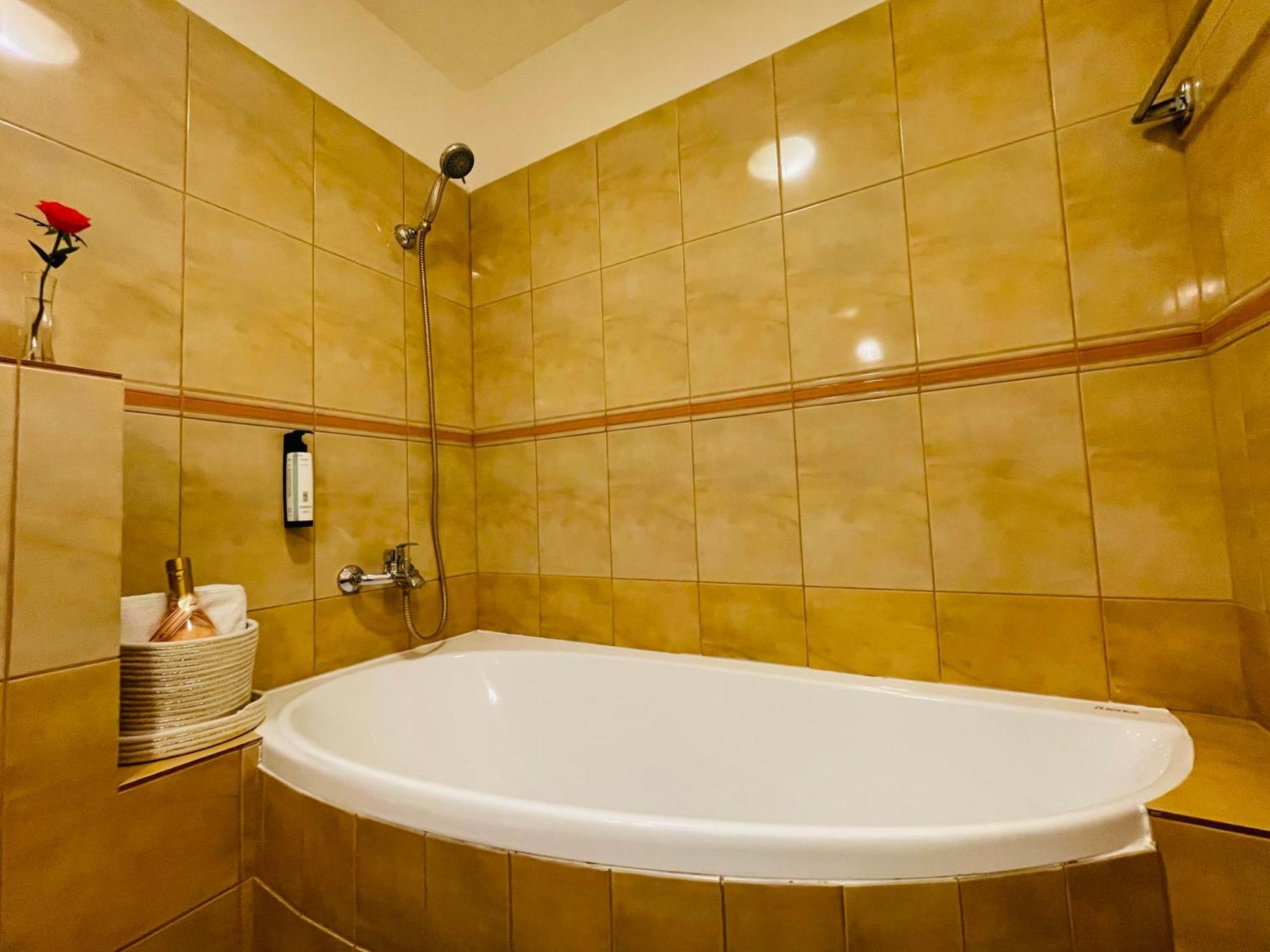 Hotel Majovey Zsolna Kültér fotó